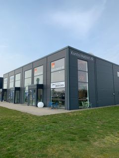 Kontormøbler.dk har netop åbnet showrooms i Herning og Aalborg. Planen er flere fysiske butikker på sigt. Foto: PR