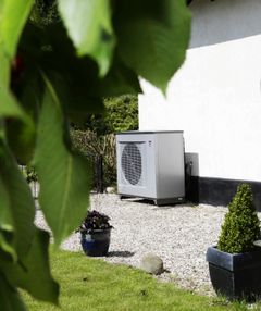 Varmpumper kan i dag sagtens varme ældre huse op. Foto Ingrid Riis