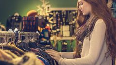 Ifølge undersøgelsen fra Nets har 57 procent af de unge mellem 18-29 år planer om at købe tøj, sko eller accessories på Black Friday.