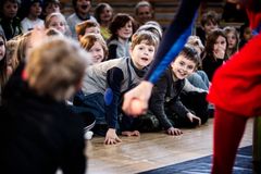 Esbjerg Kommunes børn og unge - og deres familier - kan glæde sig til masser af gode teateroplevelser under Aprilfestival. Foto: Ditte Valente