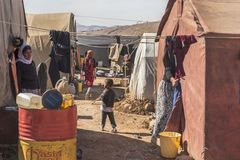 Tusindvis af yezidier bor i tynde telte på Sinjar-bjerget. Mission Øst samler ind til vinterhjælp. Foto: Peter Eilertsen.