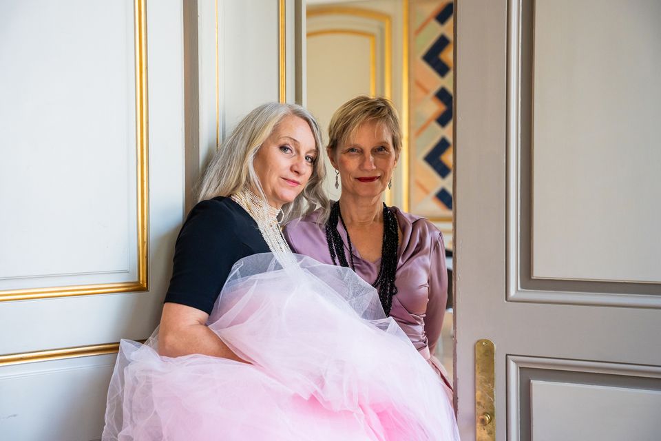 Else Skjold og Marie Louise Bech Nosch. 'Det store stofskifte' på Designmuseum Danmark. Foto: Andrea Sonne