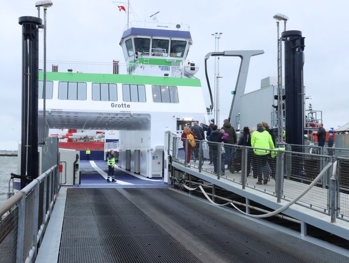 Fredag eftermiddag gik de allerførste passagerer ombord til en emmissionsfri tur fra Esbjerg til Fanø