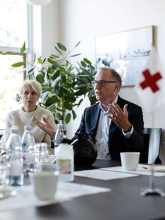 Generalsekretær i Røde Kors, Anders Ladekarl, og National chef, Marie-Louise Gotholdt. (Foto: Jakob Dall/Røde Kors)