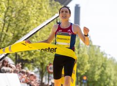 Karen Ehrenreich wins the womens danish championship at Copenhagen Marathon