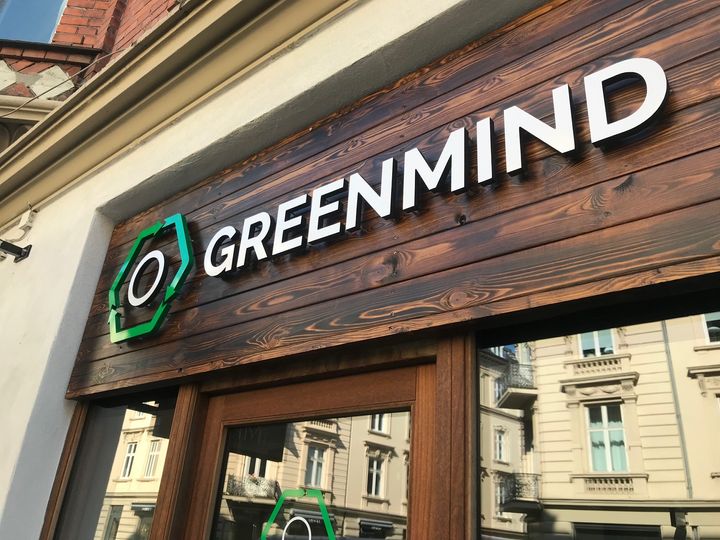 Med lige dele passion for elektronik og naturen har Brian Funch og Jakob Højland stor succes med virksomheden GreenMind, der forhandler brugt elektronik. Foto: PR.