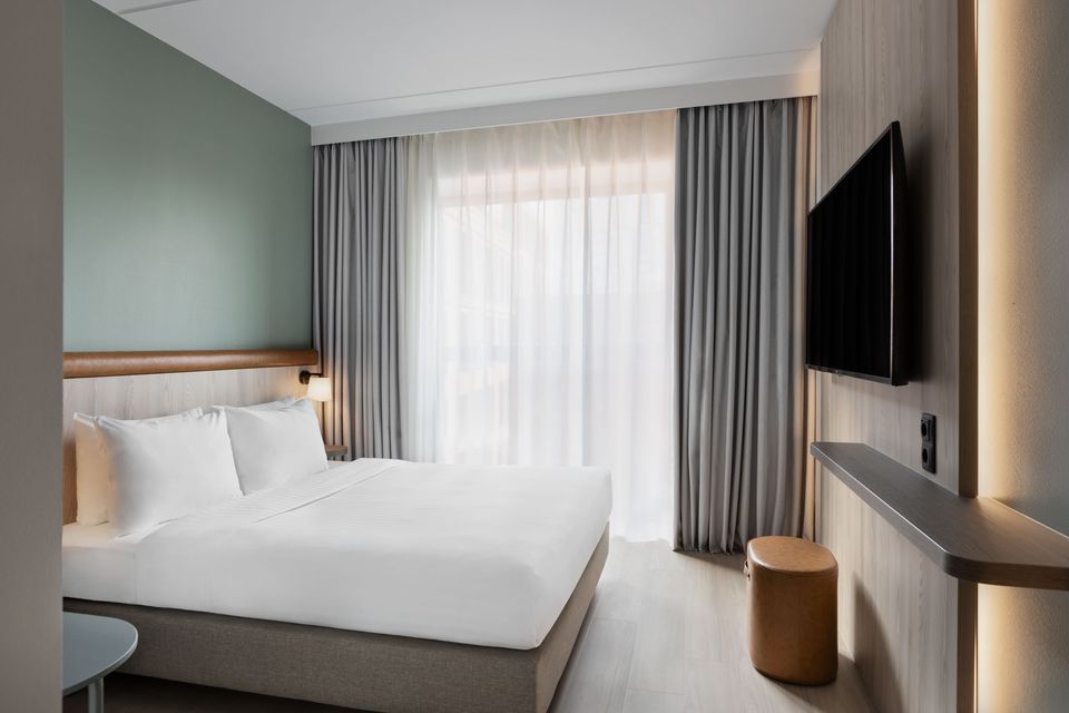FIS_CPHFI_Queen_Room_01_