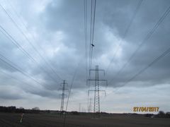 Dragen satte sig fast i 400 kV-nettet og skabte en livsfarlig situation.