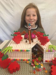 Josefine Aarup Brodersen - 8 år fra Allerød har bygget en kage inspireret af Den Store Bagedyst i tv