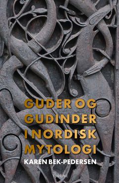 Bogens forside er præget af en detalje af nordportalen fra Urnes kirke i Norge.
