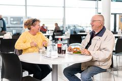 Biltemas caféområder kan være med til at gøre indkøb til en endnu hyggeligere oplevelse, og samtidig kan det få kunderne til at blive længere i forretningerne. Foto: Steen Knarberg.