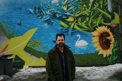 Billede af Martin Krayer Von Krauss stående foran andelsforeningens facade.