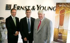 Foto set fra venstre: Søren Strøm fra Ernst & Young, Ivan Tyrsted fra IDEA og Mads Clausen fra Danfoss