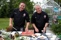 Eddy René Van Bragt og Morten Westh fra det danske BBQ-landshold offentliggør holdets syv gode vaner til grilning i verdensklasse.