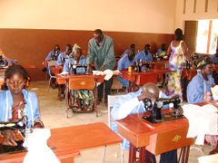 Kastrup A/S har støttet etableringen af en helt ny fagskole i Kéléya, Mali. Den blev indviet i november 2008 med 36 elever, heraf 24 piger. Den ledes af lokale kræfter med to ansatte undervisere til at lære eleverne at sy henholdsvis i hånden og på maskin