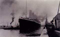 Titanic lægger fra kaj og skal til Barcelona eftr nytår