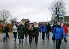 Forslag til billedtekst:
Med 61 startsteder fordelt over hele landet, er der rig mulighed for at gå Julemærkemarch til fordel for børn på Julemærkehjem. Her er det marchen sidste år i Vordingborg.