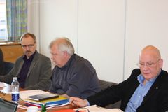 Dansk El-Forbunds chefforhandlere, næstformand Jan Jensen, formand Jørgens Juul Rasmussen og næstformand Jens-Olav Pedersen. 