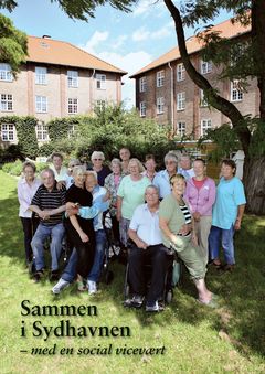 "Sammen i Sydhavnen" følger Helen Jeppesen og beboerne igennem et år. Det er en livsbekræftende fortælling om ældreomsorg, som den burde være.