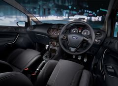 Masser af læder-luksus fuldender køreoplevelsen i den nye Ford Fiesta Sport Street Edition