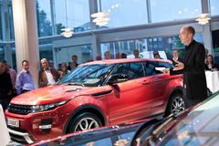 Bildesigner Christian Brandt fortalte om tankerne bag designet af den nye Range Rover Evoque.