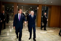 GovernorSchwarzenegger1.jpg. Guvernør Arnold Schwarzenegger og Hr. Mærsk Mc-Kinney Møller