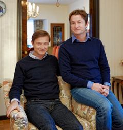 - Hvert år kommer vi tilbage til den by, hvor vi er vokset op, og som har givet os værdierne i vores liv, fortæller brødrene Carl og Martin Bek-Nielsen fra planteolie-imperiet og milliardforretningen United Plantations i Malaysia. Fotograf Ole Mortensen/T