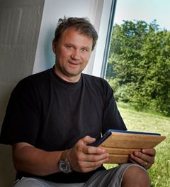  ”Idéen med MacXtra er helt enkel. Vi vil gerne give vores kunder Apple tilbehørsprodukter af høj kvalitet til en god og fornuftig pris”, siger idémanden bag MacXtra, Finn Mardigan. Foto ved fotograf Ole Mortensen/Tilsted Com. 

