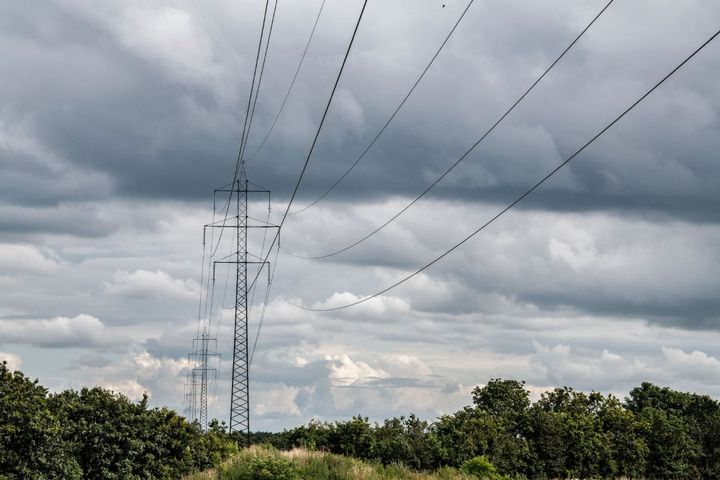 Mange steder rundt om i landet skal eltransmissionsnettet forstærkes og udbygges.