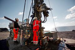 Geoteknisk boring med borerig.