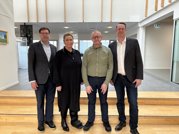 Det nye samlede DI Nordjylland får 1.800 nordjyske virksomheder som medlemmer. Her poserer den nye bestyrelsesleder Peter Birkegaard til højre med vicebestyrelseslederne Christian Mosevang, Christina Ørskov og Henrik Hagens på de næste pladser.