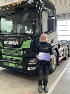 Autolakerer Yazmin Hansen fra BL Lakering i Ringsted har vundet DI Vestsjællands Lærlingepris 2025