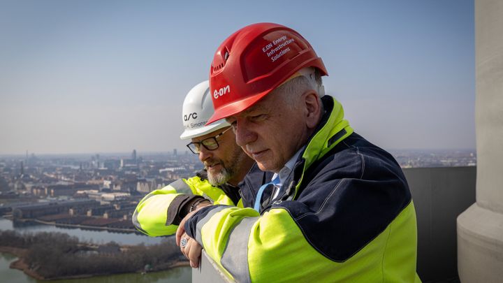 Energistyrelsen har netop prækvalificeret projektet CopenCapture - et samarbejde mellem E.ON og ARC. På billedet ses CEO i ARC, Jacob H. Simonsen og CCO i E.ON Energy Projects, Jan Kurrelvink.