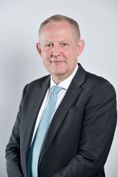 Vi investerer som familiekontor i virksomheder med sunde værdier, hvor vi ser et udviklingspotentiale, og hvor vi kan bidrage. Vi har mange års erfaring med internationalisering, globalt salg og leverancer til både civile og forsvarsmæssige kunder, og den erfaring tager jeg naturligvis med ind dette nye partnerskab. Jeg ser nu meget frem til at arbejde sammen med teamet i Space Inventor, siger Henrik Sørensen, ejer af Stenseminde Holding ApS.