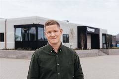 Aarhusianske Michael Svejstrup har de seneste 13 år drevet virksomheden Bevco - men overdrager i dag virksomheden til Vinhuset.dk