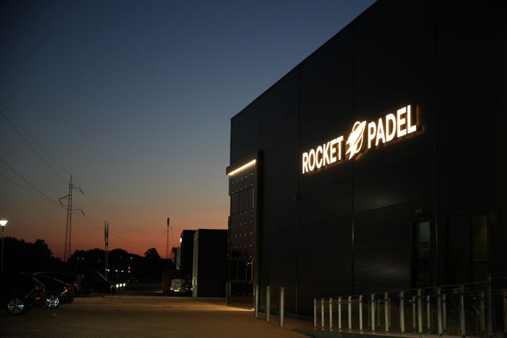 Sparekassen Kronjylland og Rocket Padel har indgået en aftale, der allerede har betydet, at Rocket Padel har kunnet ansætte en sportschef med ansvar for ungdom og foreningsarbejde.