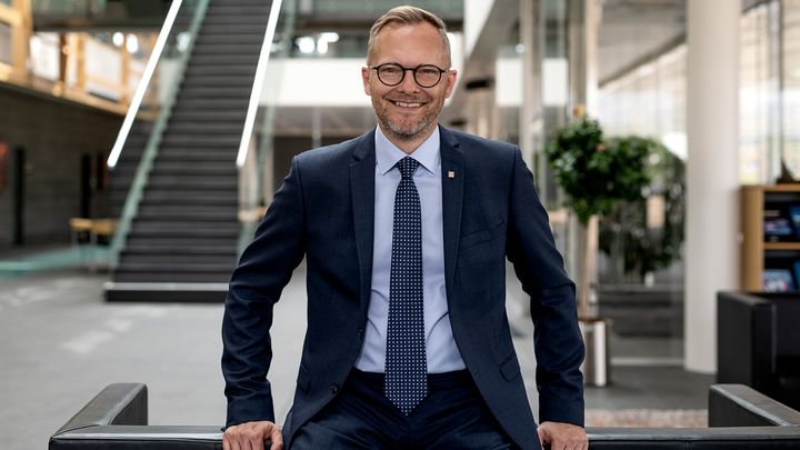 - Kunderne giver os en tillidserklæring ved at være kunder hos os, og derfor er det selvfølgelig meget positivt at se, at vi lever op til den tillid. Vi tror på, at vi med vores rådgivning og service gør en betydelig forskel for vores kunder, og derfor er det helt afgørende, at kunderne også oplever den forskel, siger Klaus Skjødt.