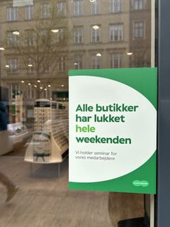 Den 2. og 3. maj holder Louis Nielsens butikker lukket, så alle medarbejdere har mulighed for at komme med til det årlige seminar og fest i Herning.