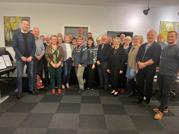 De glade modtagere var samlet i Andelskassen i Varde, da Fonden for Andelskasserne i område Syd uddelte fondsmidler.