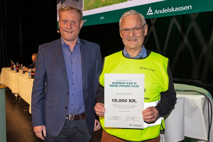 Egon Dag Nielsen (th) sammen med Anders Bertel (tv), aktionærrådsformand i Andelskassens aktionærkreds Midtjylland