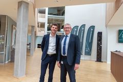 Borgmester i Aarhus Anders Winnerskjold og Jan Pedersen, adm. direktør i Andelskassen .