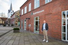 Bjarne Eg foran Andelskassen i Varde