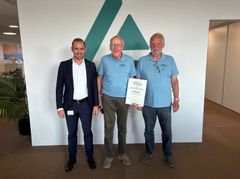 Repræsentanter fra Prostatakræftforeningen PROPA – Region Syddanmark sammen med Michael Bitsch Jakobsen (tv), centerdirektør i Andelskassen i Esbjerg