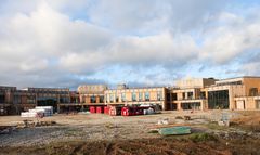 Her ses et friskt billede af den nye skole i Sundby, som bliver landets første permanente svanemærkede folkeskole. Foto: Guldborgsund Kommune