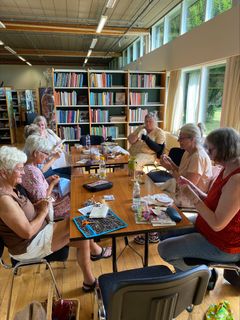 Deltagere til broderi-arrangementet den 30. juli