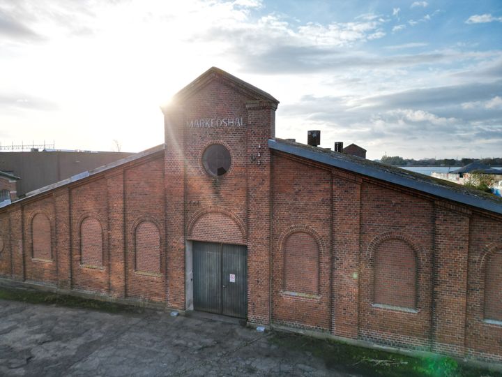 Tanja Beckmann Sørensen skal de næste to år stå i spidsen for udviklingen af Markedshallen, og skabe et dynamisk og inspirerende samlingspunkt. Foto: Guldborgsund Kommune