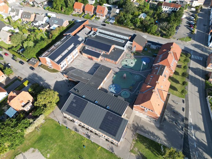 Her ses Stubbekøbing Skole fra oven. Foto: Guldborgsund Kommune