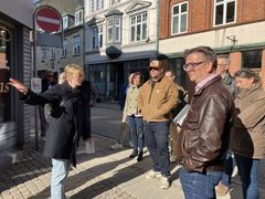 Teknik-, Natur- & Miljøudvalget har i forbindelse med behandlingen af sagen været på byvandring i bymidten for at drøfte udfordringer og potentialer.
