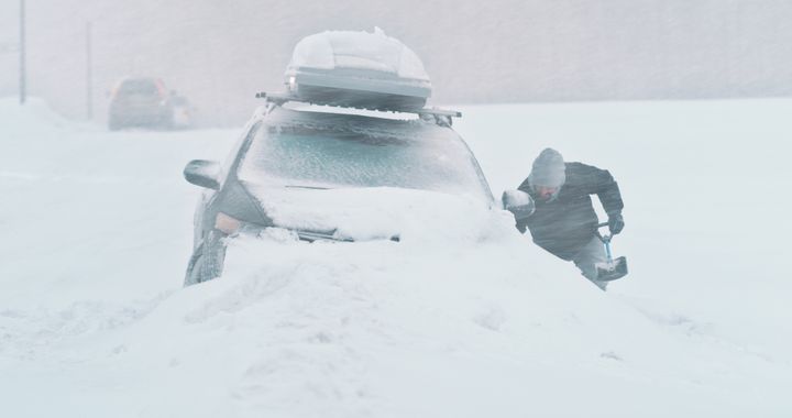 Er du kørt fast i sneen fredag, er du langtfra alene. Arkivfoto/If