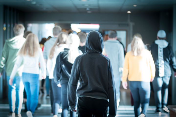 Anbragte børn og unge har dårligere forudsætninger for at få en god start på voksenlivet. Derfor investerer Socialforvaltningen nu i et pilotprojekt, der skal hjælpe anbragte unge med at komme godt i gang med voksenlivet. Foto: Colourbox.